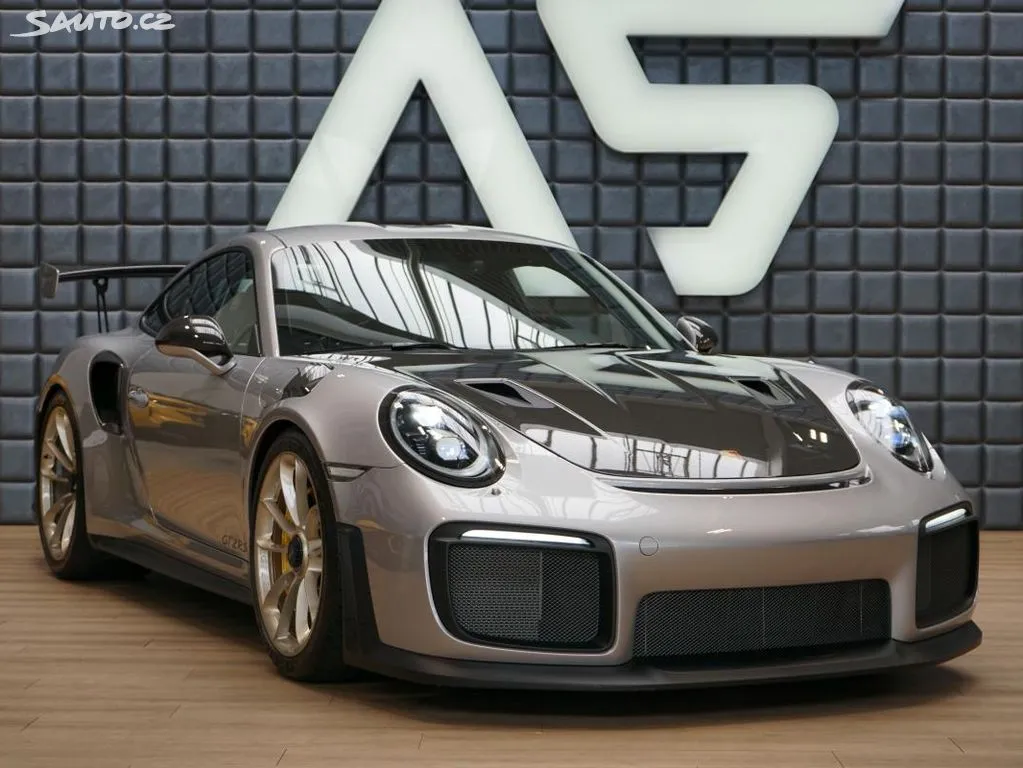 Porsche 911 GT2 RS PCCB PDLS+ Clubsport Image 1